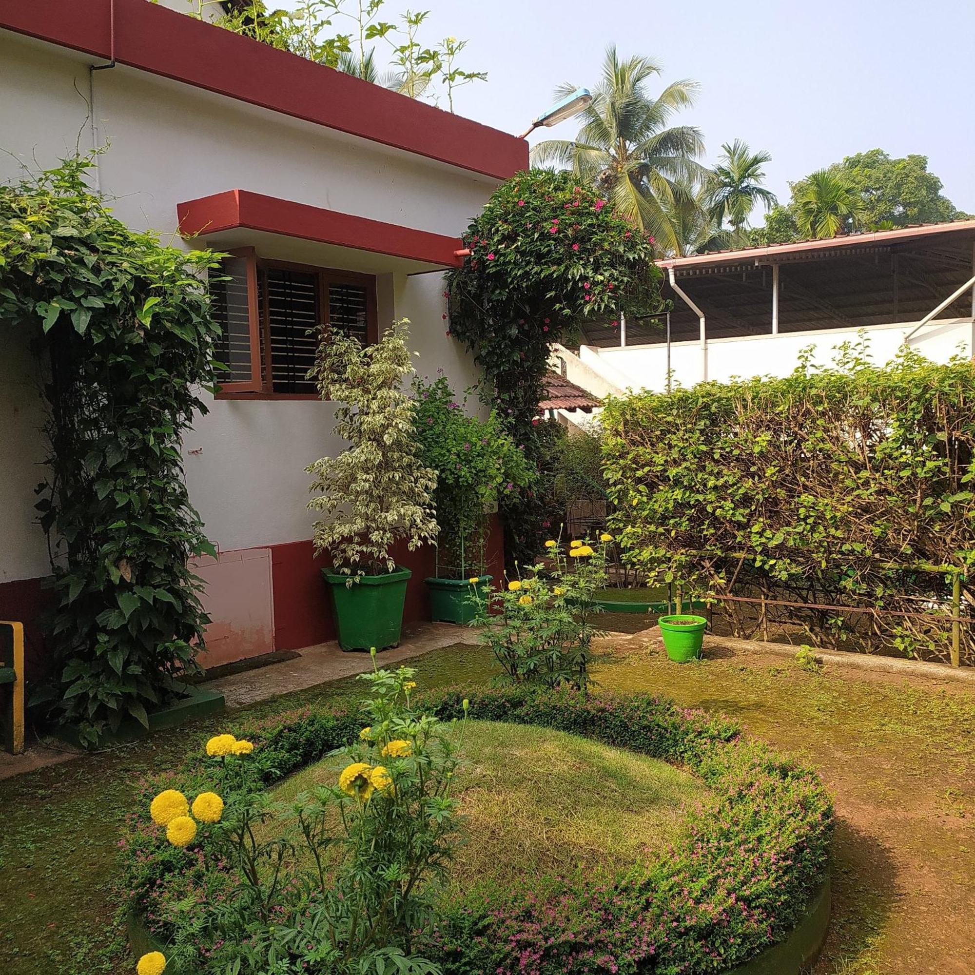Runnin Airport - Homestay Gurpur Exteriér fotografie